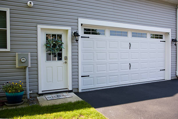 24/7 Emergency Garage Door Panel Replacement experts in Alma, GA